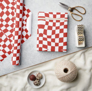 retro-groovy rotes Wellen-Karomuster  Geschenkpapier