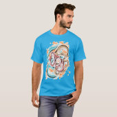 Retro Groovy Serpentine Faces in Abstraktem Traum T-Shirt (Vorne ganz)