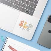 Retro Groovy Speech Language Pathologe SLP Aufkleber (Laptop mit iPhone)