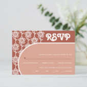 Retro Groovy Terracotta 70er Hochzeit RSVP Karte (Stehend Vorderseite)