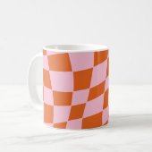 Retro Groovy Wavy Psychedelic Checkerboard Karo Y Kaffeetasse (Vorderseite Links)