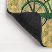Retro grünes Fahrrad mit Blumen-Korb Mousepad (Ecke)
