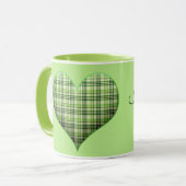 Retro grünes kariertes Herz St Patrick I Liebe Iri Tasse (Vorderseite Links)