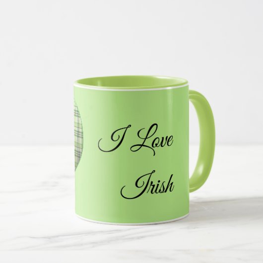 Retro grünes kariertes Herz St Patrick I Liebe Iri Tasse (VorderseiteRechts)