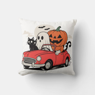 Retro-Halloween-Geist fährt rotes Auto Kissen