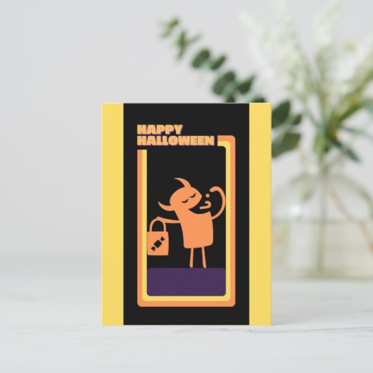 Retro Halloween Monster Trick oder Trete Postkarte (Stehend Vorderseite)