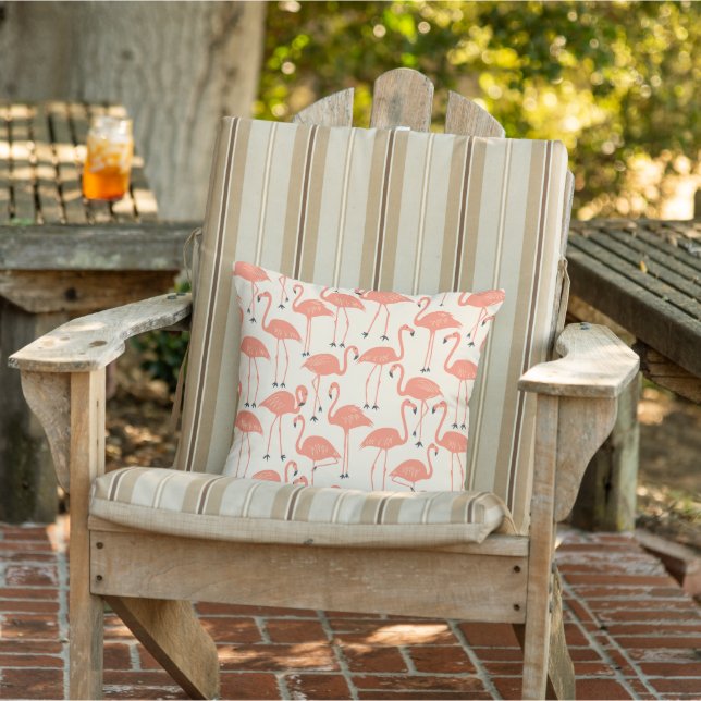 Retro Hand-Drawn Flamingo | Tropical Pattern Peach Kissen (Stuhl)