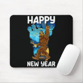 Retro Happy New Year 2026 Bigfoot Lovers New Years Mousepad (Mit Mouse)