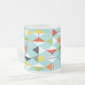 Retro Harlequin Muster Mattierte Tasse (Vorderseite Links)