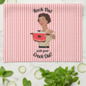Retro Hausfrau Rock Out mit Crock Out Kitchen Geschirrtuch (Gefaltet)