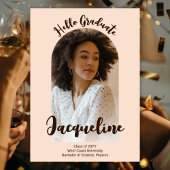 Retro Hello Graduate 2025 Peach Script Arch Foto Ankündigung