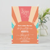 Retro Hier kommt das Sun Brautparty Einladung (Stehend Vorderseite)