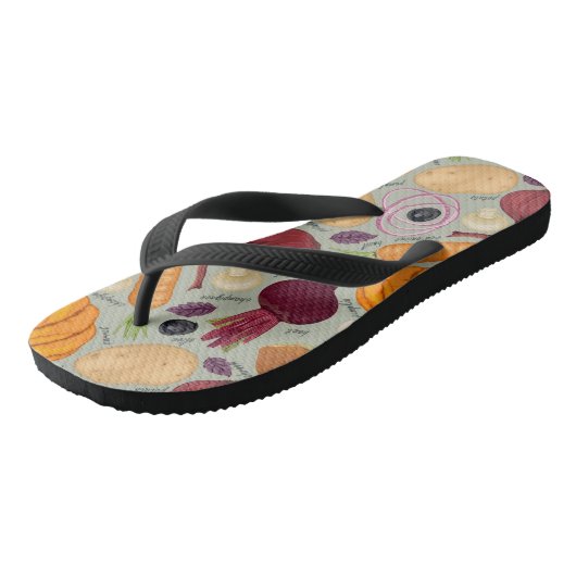 Retro Hintergrund vom Frischgemüse Badesandalen (Schrägansicht)