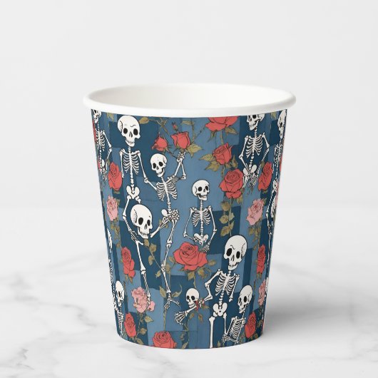 Retro Hippie Denim Patchwork Skelette & Rose Pappbecher (Rückseite)