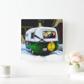 Retro Hippie Life ist eine Reise zu gehen Camper Quadratische Wanduhr (Zuhause)