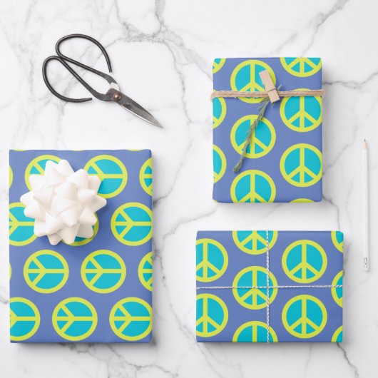 Retro Hippie Peace Sign Muster in Blau Geschenkpapier Set (Vorderseite)