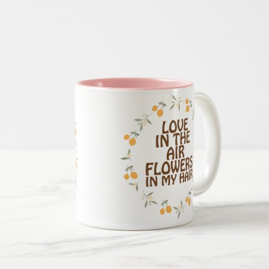 Retro Hippie positives Zitat Zweifarbige Tasse (VorderseiteRechts)