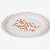 Retro Hochzeitspapier-Teller von Pastel Handwritin Pappteller (Schrägansicht)