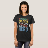 Retro Husband Daddy Electrician Hero   Lineman Dad T-Shirt (Vorne ganz)
