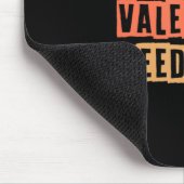 Retro I Dont Need A Valentine I Need A Nap Mousepad (Ecke)