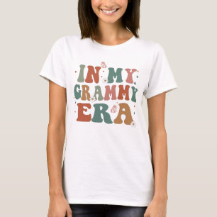 Retro in meinem T-Shirt der Grammie-Blume