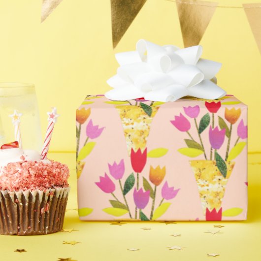 Retro-Inspirierte Tulips HandIllustriertes Mittela Geschenkpapier (Geburtstagsparty)