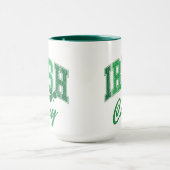 Retro Irish Pride Monogram St Patrick's Day Tasse (Zentrum)