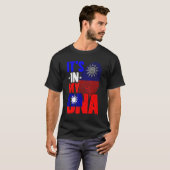 Retro It's In My DNA Taiwan Roots Taiwanese Flag F T-Shirt (Vorne ganz)