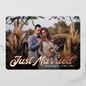Retro Just Married Announction Real Foil Schlagzei Folieneinladung (Vorderseite)