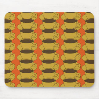 Retro Kaffeetassen auf orange mousepad