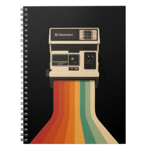 Retro-Kamera mit Regenbogen-Druck Notizblock