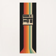 Retro-Kamera mit Regenbogen-Druck