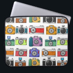 Retro-Kameras Illustriertes Muster Foto Laptopschutzhülle<br><div class="desc">Funky,  farbenfroher Laptop-Ärmel mit Retro-Kamera-Muster.</div>