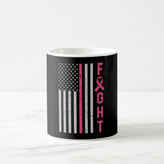 Retro Kämpfe amerikanische Flagge Brustkrebs Bewus Kaffeetasse (Mittel)