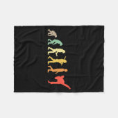 Retro Karate Evolution Geschenk für Karateka Fleecedecke (Vorderseite (Horizontal))