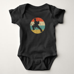 Retro-Karate-Pose 1960er 1970er Jahre Vintage-Stil Baby Strampler