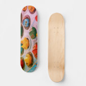 Retro-Karneval-Frösche Skateboard (Vorderseite)