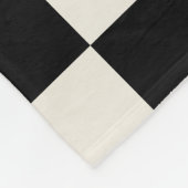 Retro-Karo in Schwarz und Creme Fleecedecke (Ecke)