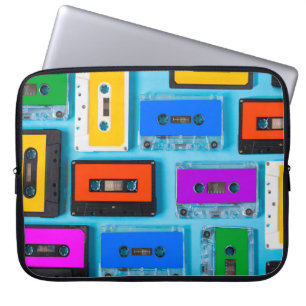 Retro-Kassette: Blaue Hintergrund-Kollektion Laptopschutzhülle