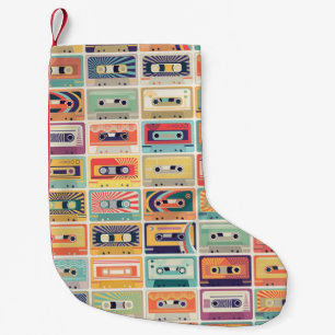 Retro-Kassettentonbänder im Vintage-Muster. Kleiner Weihnachtsstrumpf