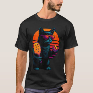 Retro-Katze hält Paddle Pickleball T-Shirt