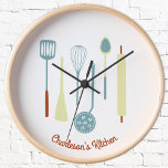 Retro Kitchen Personalisiert Uhr<br><div class="desc">Fun Retro Küchengeräte. Ändern Sie den Namen oder den Text,  um ihn zu personalisieren. Originelle Kunst von Nic Squirrell.</div>