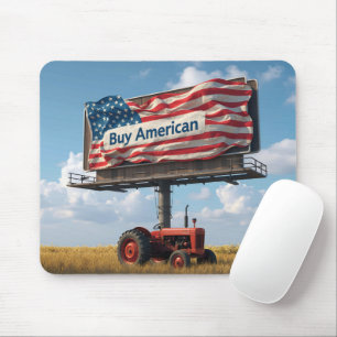 Retro-Landwirtschaftstraktor unter einer patriotis Mousepad