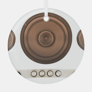 Retro-Lautsprecher: braun, isoliert weiß. Ornament Aus Glas