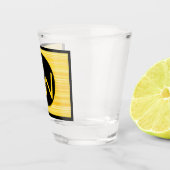 Retro Lemon Gelbes Schwarzes Monogramm Shotglas Schnapsglas (Rechts)