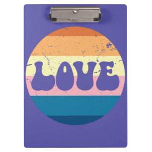 Retro-Liebe-Typografie auf Vintage-Sonnenuntergang Klemmbrett