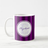 Retro-Lila gestreiftes Muster mit Monogramm Kaffeetasse (Links)