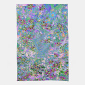 Retro-Lila, grüne und blaue Wildblumen auf Rosa Geschirrtuch (Vertikal)
