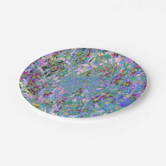 Retro-Lila, grüne und blaue Wildblumen auf Rosa Pappteller (Schrägansicht)