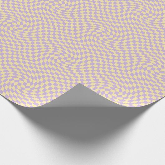 Retro Lilac Yellow Paston Warped Checkerboard Geschenkpapier (Ecke)